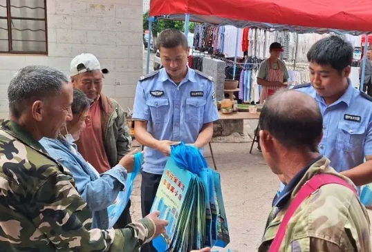 “双语警务”激发基层主防活力